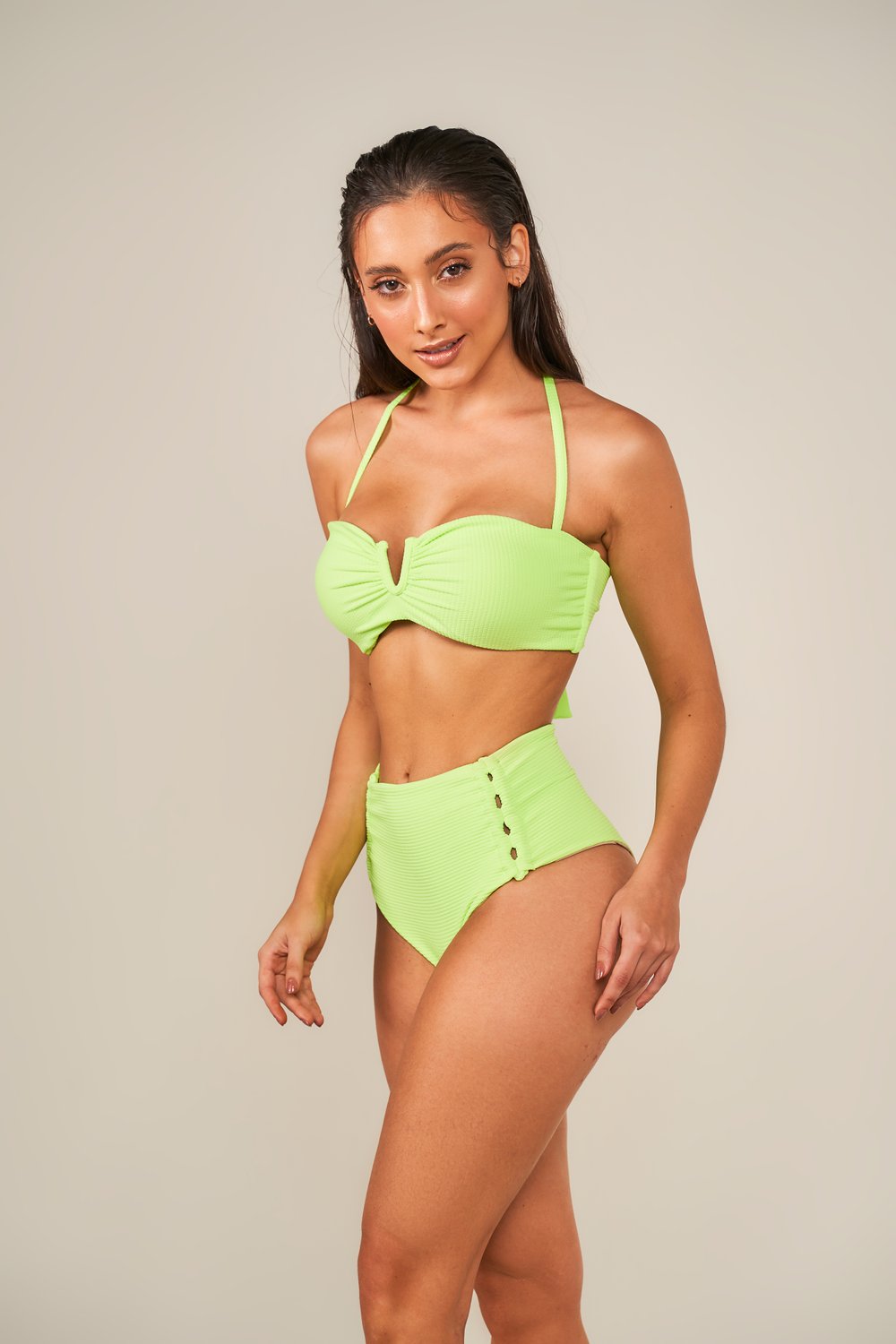 Hot Pants Com Detalhes Laterais Verde Neon Texturizado - Ilha Bikini