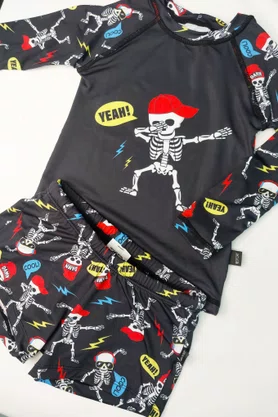 Blusa Infantil Com Proteção UV Caveiras