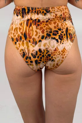 Hot Pants Amores Animal Print Caramelo