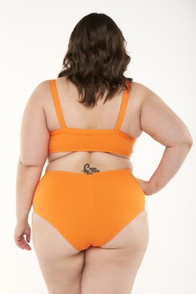 Hot Pants Ponta das Canas Plus Size Laranja Texturizado