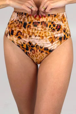 Hot Pants Amores Animal Print Caramelo