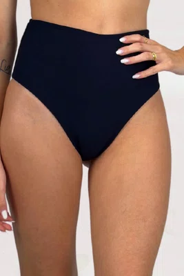 Hot Pants Brisa Black Textura